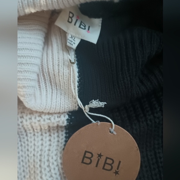 BIBI Color Block Mock Neck Sweater With Cold Shoulder Women's Size XL NWT - Picture 11 of 11